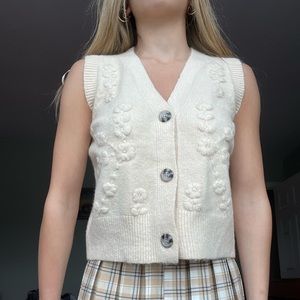 Women’s Jessica Simpson flower sweater vest!